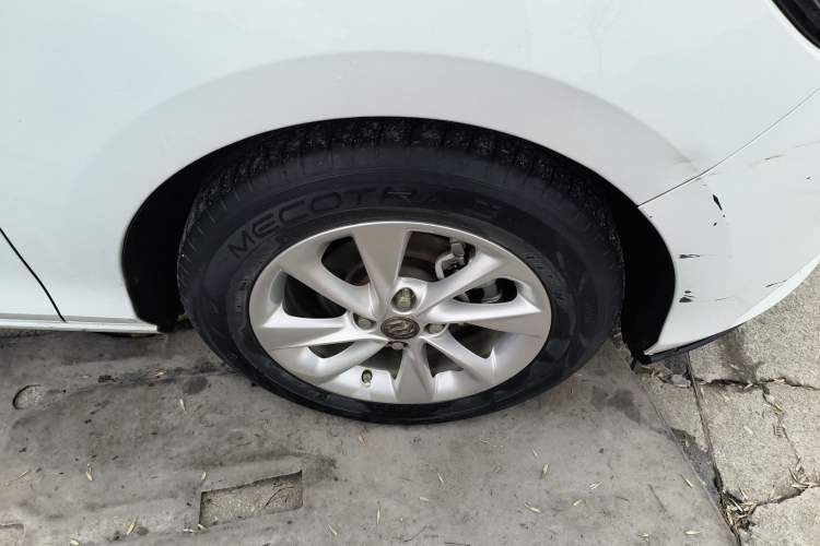 Used Buick Excelle 2018 15N Manual Elite Version Right Front Wheel Hub
