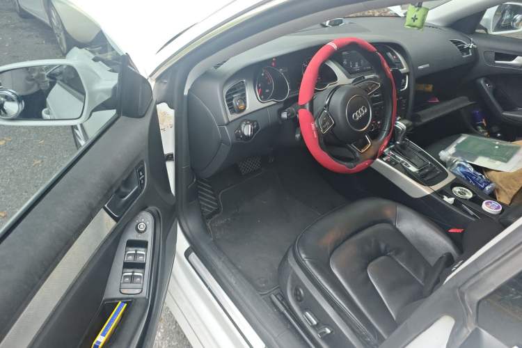 Used Audi A5 2014 Sportback 45 TFSI Fashion Edition Driver Seat