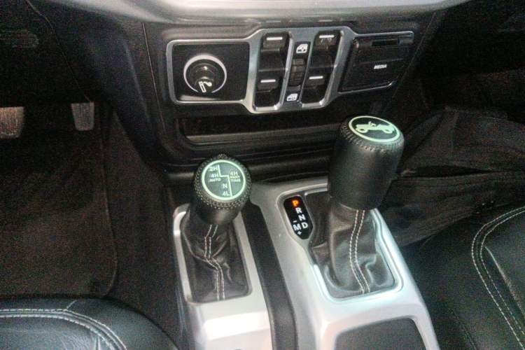 Used Jeep Wrangler 2018 2.0T Sahara Four-Door Edition