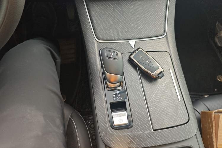 Used Venucia V 2021 260T Idol Edition
