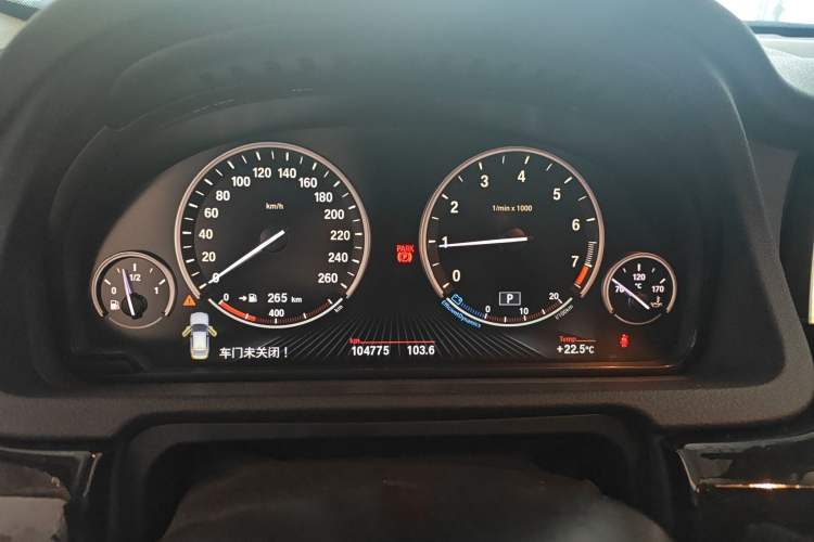 Used BMW 5 Series GT 2015 528i Leading Model
