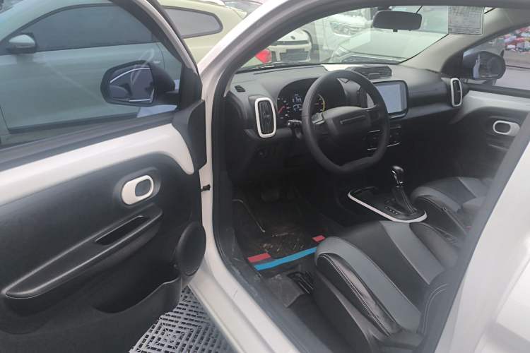 Used Roewe Clever 2022 311km QiQi BoBo Edition Driver Seat