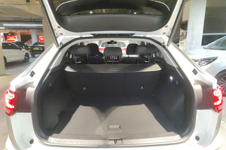 Used Volkswagen Tayron X 2020 330TSI Two-Wheel Drive Luxury Smart Connectivity Version Trunk