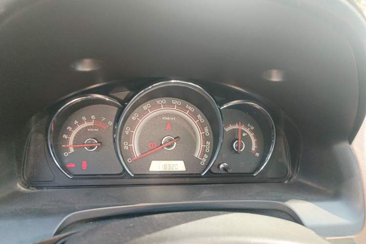 Used Baojun 630 2013 1.5L manual Elite version
