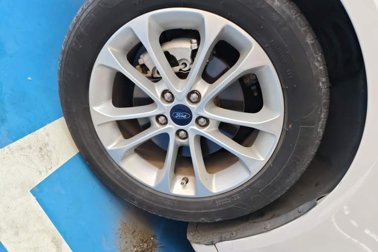 Used Ford Mondeo 2020 EcoBoost 200 Stylish Model Left Front Wheel Hub