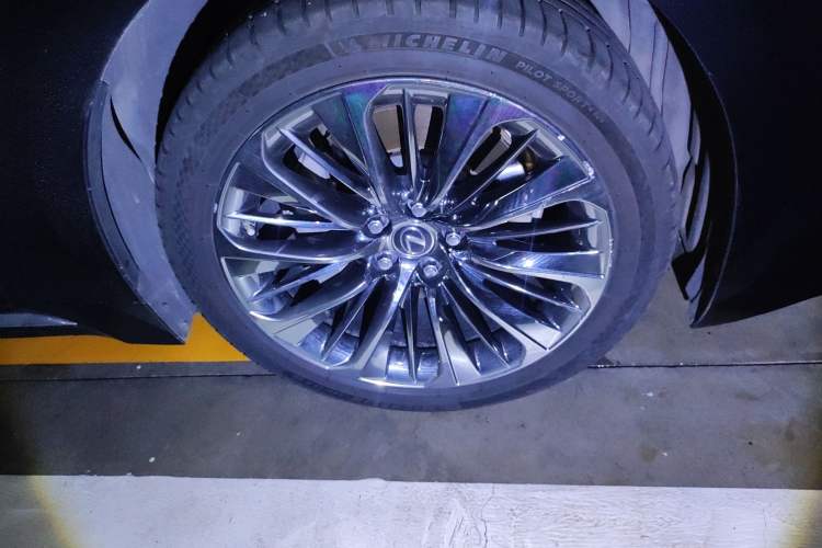 Used Lexus LS 2018 500h Executive Edition China V Standard