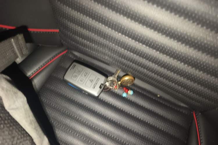 Used Land Rover Discovery Sport 2020 249 PS R-Dynamic Performance Edition