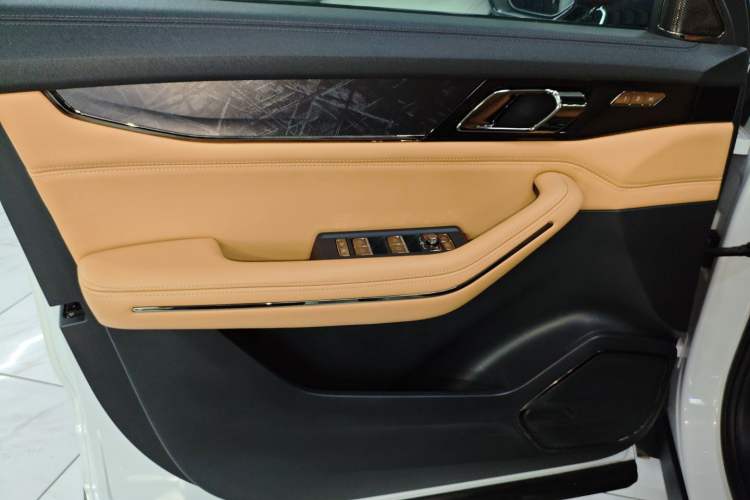 Used Lynk & Co 09 EM-P 2021 2.0T PHEV Halo Six-Seater