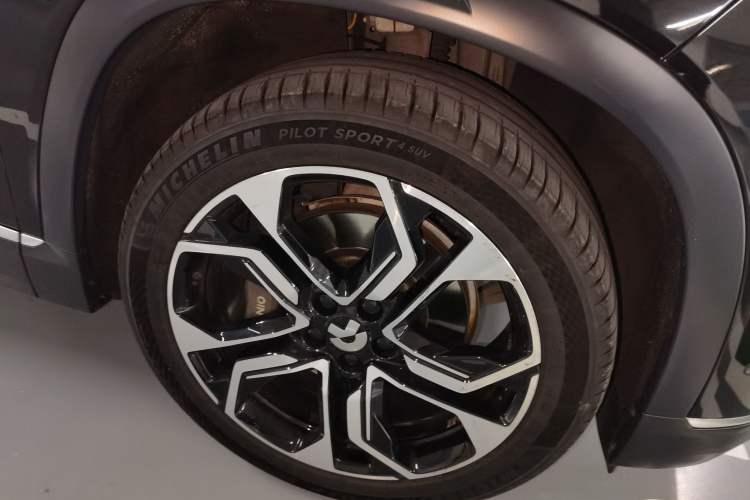 Used Nio ES8 2020 580 km Signature Edition 7-Seater Version Right Front Wheel Hub