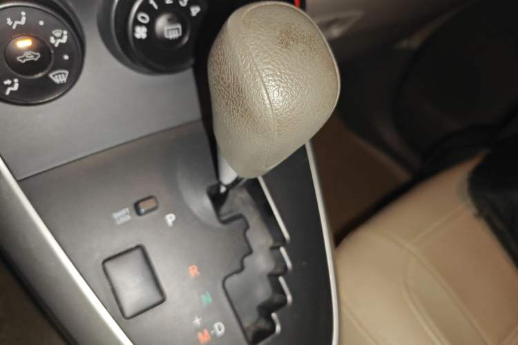 Used Toyota Verso 2014 Starlight 180E CVT Elite Edition
