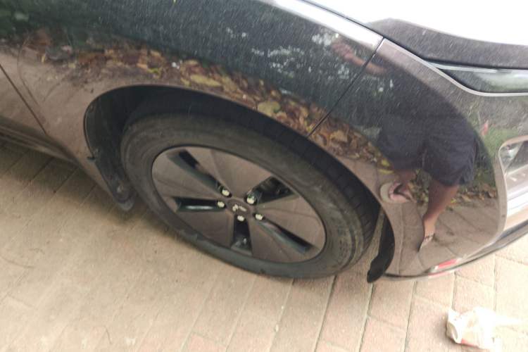 Used Wuling Xingguang 2023 70 Standard Edition Right Front Wheel Hub