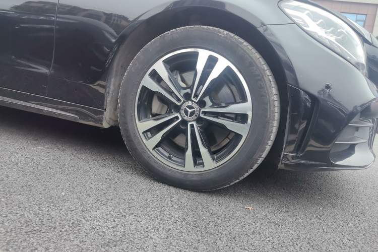 Used Mercedes-Benz C-Class 2019 C 260 Sport Edition Right Front Wheel Hub