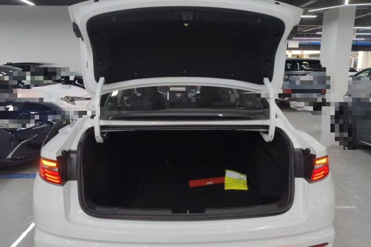Used Geely Auto Preface 2023 2.0TD Luxury Version Trunk