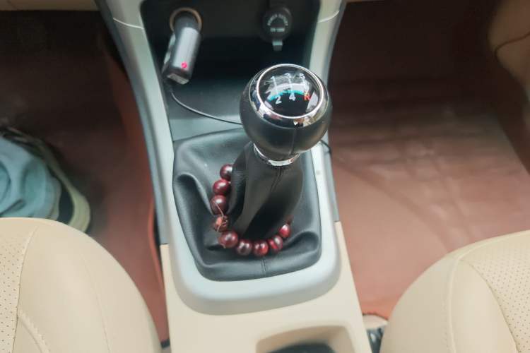 Used BYD F3 2014 1.5L Manual Luxury Model Gear Lever