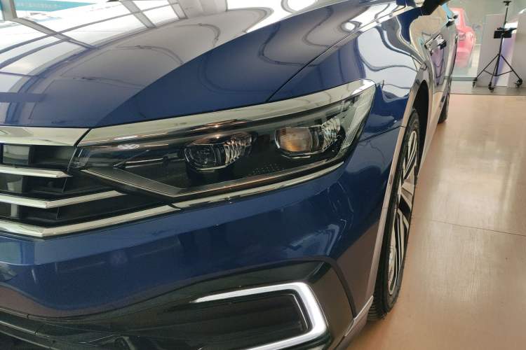 Used Volkswagen Magotan GTE Plug-in Hybrid 2020 GTE Prestige Model Left Front Headlight