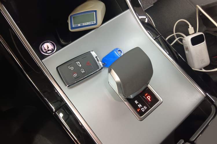 Used Land Rover Range Velar 2024 S Model Gear Lever