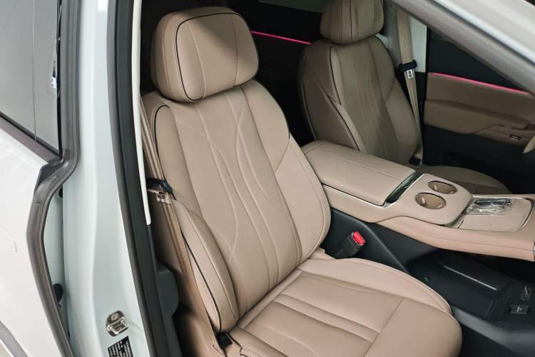 Used XPeng X9 2025 740 Ultra-Long Range Max
