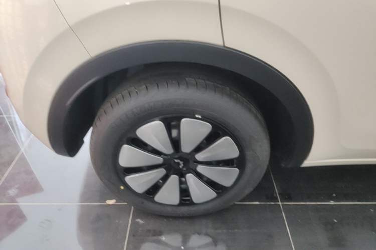 Used Wuling Bingo 2025 333 km Enjoyment Version Right Rear Wheel Hub