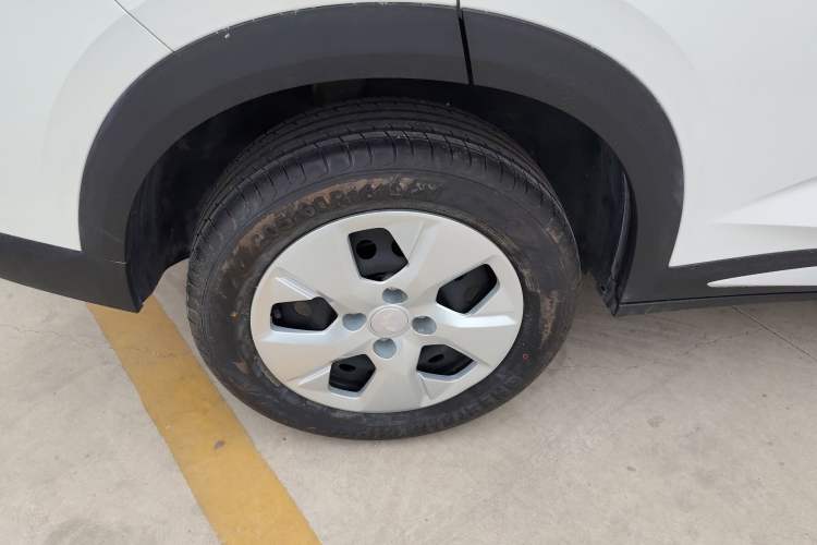 Used Wuling Alvez 2022 1.5L Manual Free-Style Model
