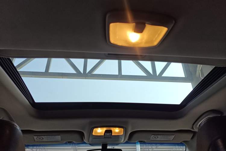 Used SsangYong Korando 2011 2.0T Diesel Two-Wheel Drive Automatic Luxury Navigation Edition