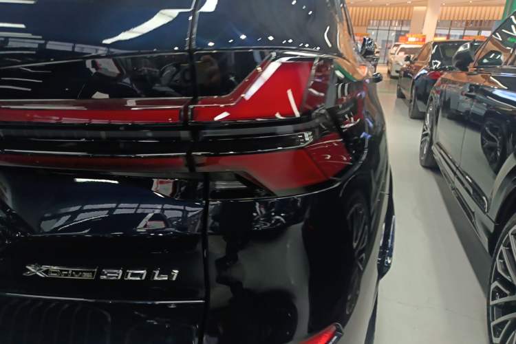 Used BMW X5 2025 Model, xDrive 30Li Prestige M Sport Night Package