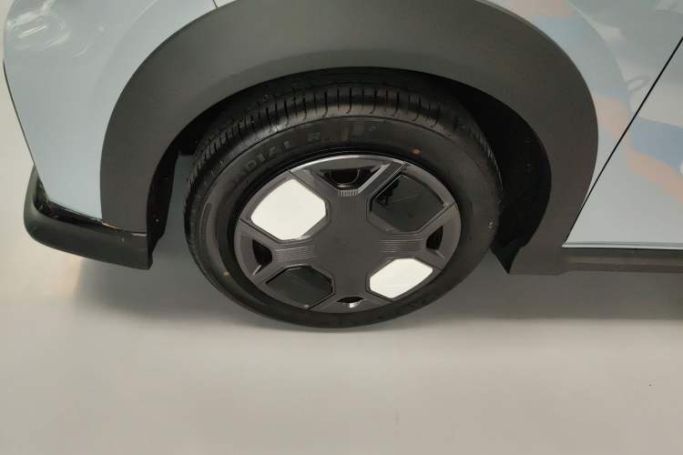 Used Geely Galaxy Panda 2025 210km Panda Kart Left Front Wheel Hub