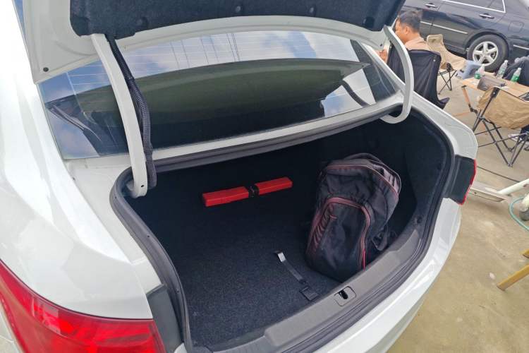 Used Buick GT 2017 15N Automatic Entry-Level Trim Trunk