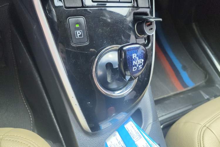 Used Toyota Corolla 2017 Revised Dual-Engine 1.8L E-CVT Leading Edition
