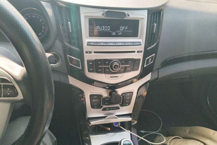 Used BYD e5 2016 300 Luxury Edition Audio And AC Panel