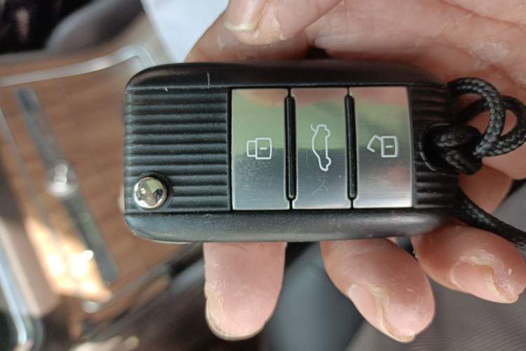 Used Roewe RX8 2018 30T Smart Connectivity Four-Wheel Drive Flagship Edition
