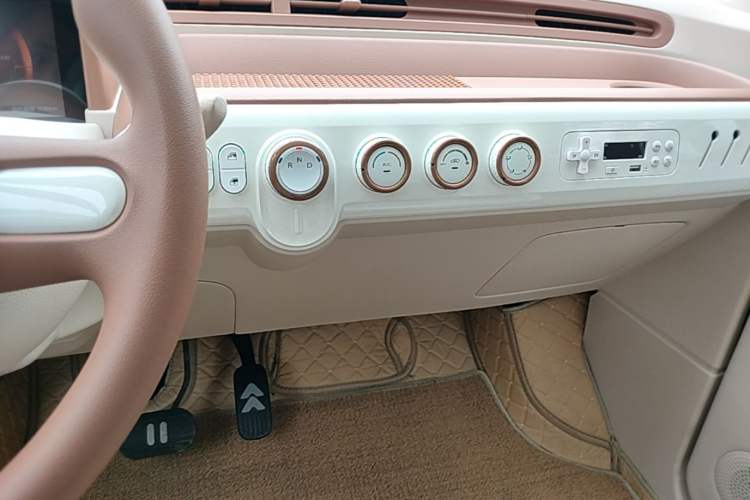 Used Bestune Pony 2026 Model 222km Cute Horse Plus Audio And AC Panel