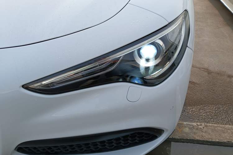 Used Alfa Romeo Stelvio 2017 2.0T 200HP Luxury Edition