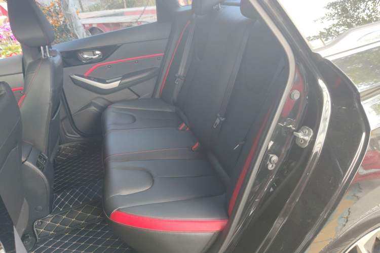 Used Venucia D60 2019 100 000 Honor 1.6L XL CVT Chenku Edition China VI Standard Left Rear Seat