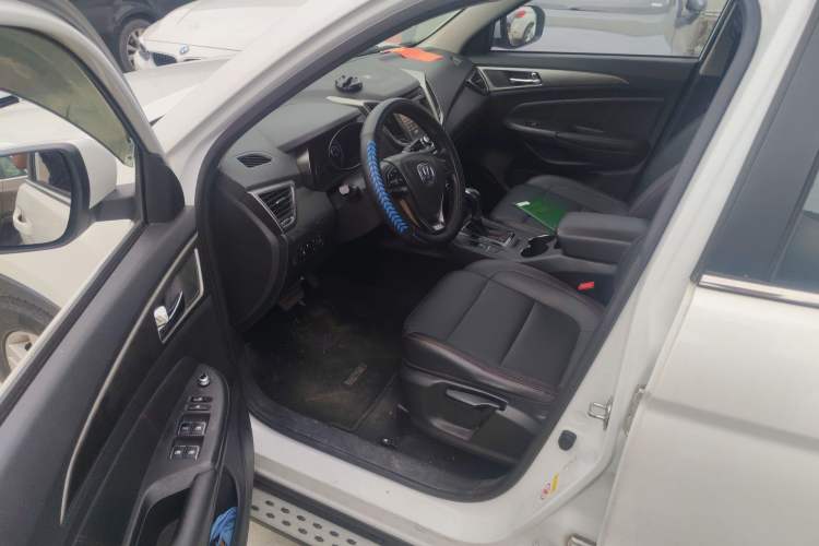 Used CHANGAN CS75 2014 1.8T Automatic Elite Model China IV Standard Driver Seat