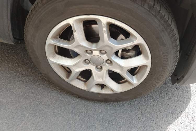 Used Jeep Renegade 2016 1.4T Automatic Jingneng Version+ Right Front Wheel Hub