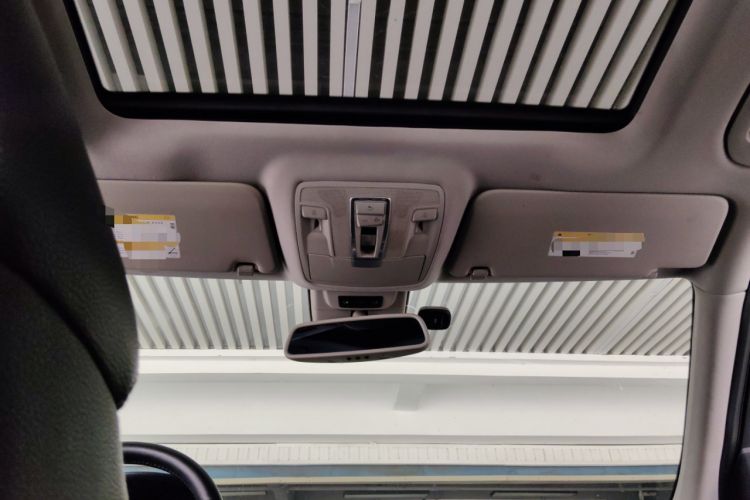 Used Mercedes-Benz M-Class 2015 ML 400 4MATIC Luxury Model Headliner