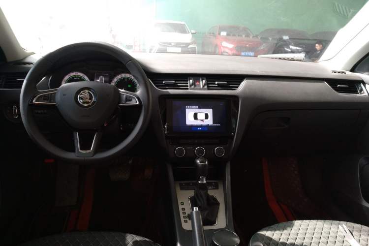 Used Skoda Octavia 2019 TSI230 DSG Smart & Comfort Edition China VI Standard
