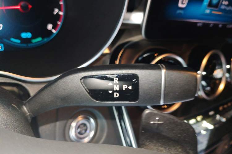 Used Mercedes-Benz C-Class 2019 C 260 L Sport Edition Gear Lever