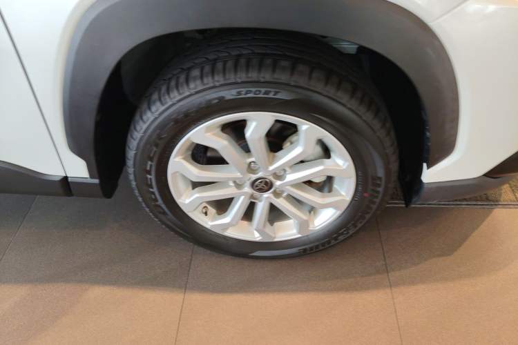 Used Toyota FRONTLANDER 2022 2.0L CVT Elite Edition Right Front Wheel Hub