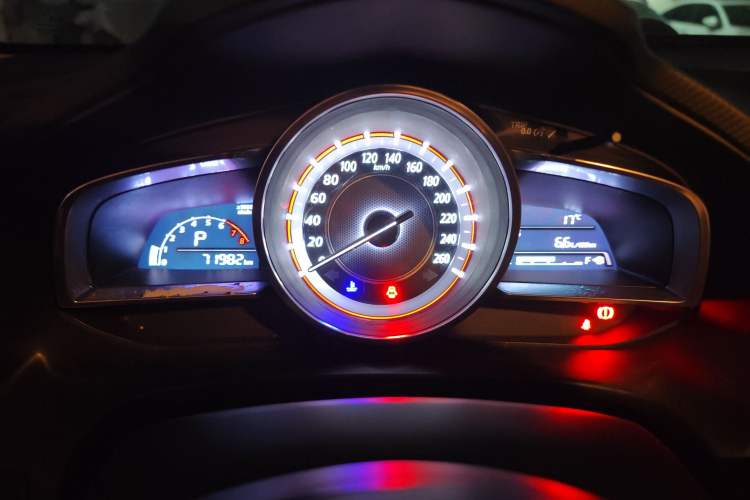 Used Mazda 3 Axela 2016 Hatchback 1.5L Automatic Comfort Model
