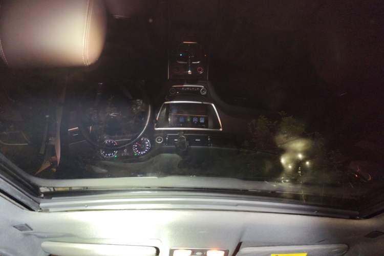 Used Land X7 2015 2.0T Panoramic Prestige Edition Headliner