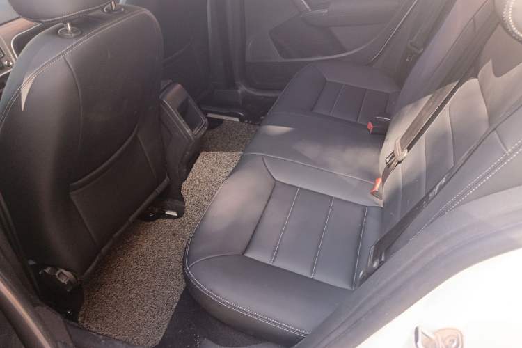 Used Volkswagen Lavida 2017 1.6L Automatic Comfort Edition
