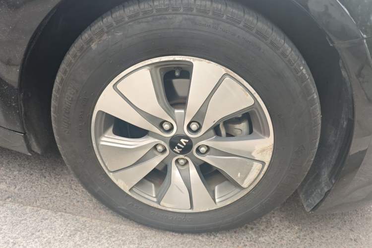Used Kia K5 2016 2.0L Hybrid GLS
