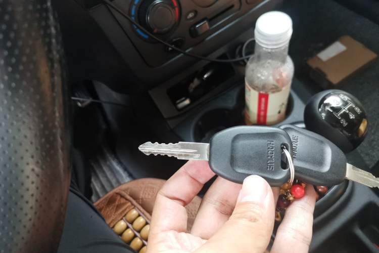 Used Dongfeng Fengon 330 2014 1.5L Manual Standard Edition DK15-02
