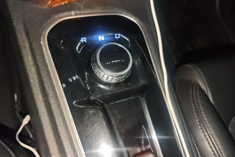 Used CHANGAN Eado New Energy 2022 EV460 Smart Ride-Hailing Edition – Lithium Iron Phosphate Gear Lever