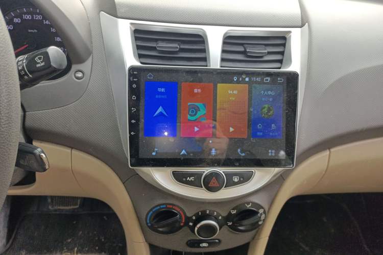 Used Hyundai Verna (older generation) 2010 Sedan 1.4L Automatic Fashionable GT Model Audio And AC Panel