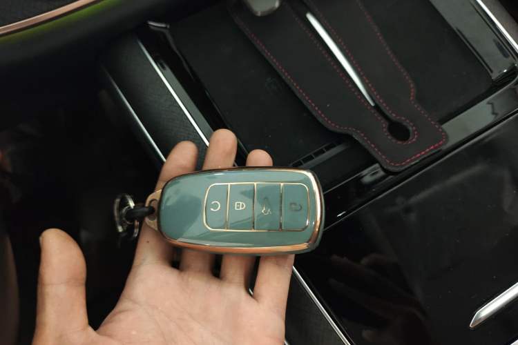 Used Chery Tiggo 9 2023 2.0T Dual-Clutch Two-Wheel Drive Prestige Version 5 Seats Vehicle Key