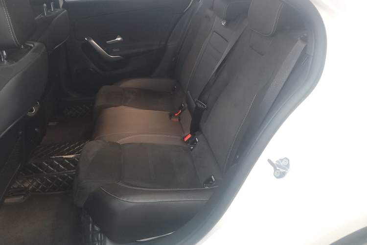 Used Mercedes-Benz A-Class 2022 Revised Version A 200 L Sport Sedan Fashionable Style Left Rear Seat