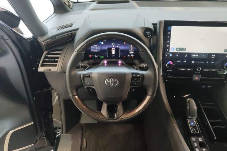 Used Toyota Alphard 2024 Dual-Engine 2.5L Deluxe Edition
