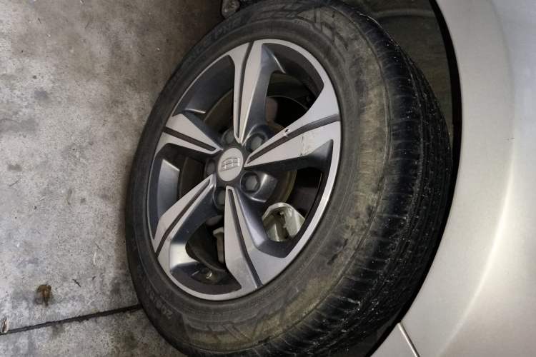 Used Geely Auto Emgrand GL 2018 1.8L Manual Elite Smart Connectivity Version Right Front Wheel Hub